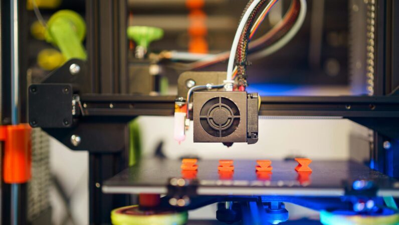 A 3D Printer by X Raise3d